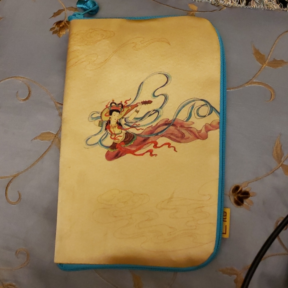Mulan Pouch